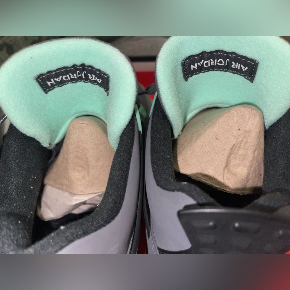 PreOwned/Lightly used:Air Jordan 4 Retro:Drk Grey/Green Glow-Cmnt gry blk,Sz 10 - Picture 13 of 14